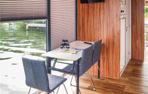 Nice ship-boat in Brandenburg with 1 Bedrooms