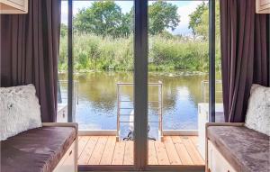 Nice ship-boat in Havelsee OT Ktzkow with 1 Bedrooms