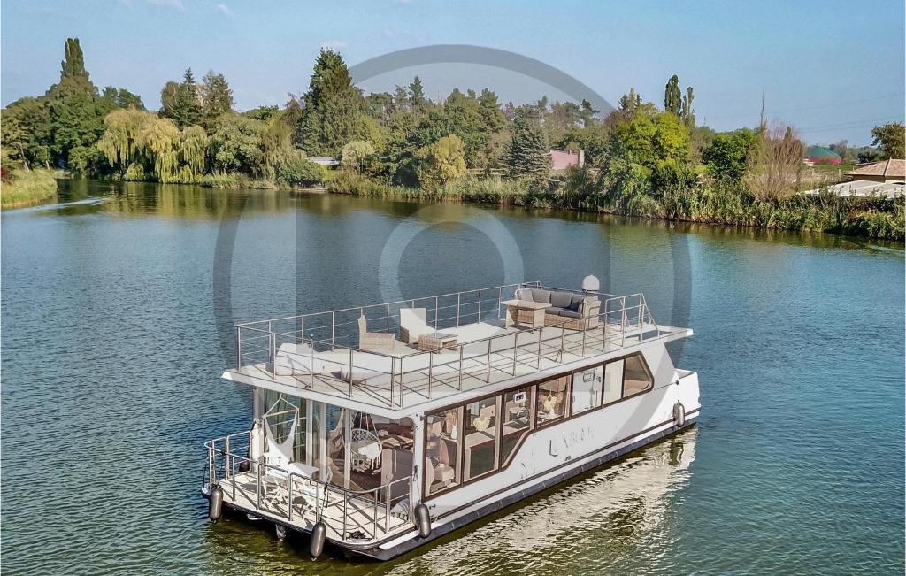 Nice ship-boat in Havelsee with 2 Bedrooms , 14798 Milow