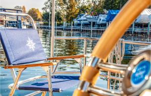 Nice ship/boat in Hennigsdorf w/ 1 Bedrooms