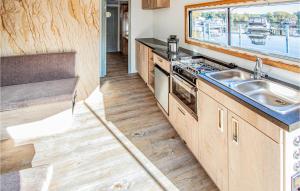 Nice ship/boat in Hennigsdorf w/ 1 Bedrooms