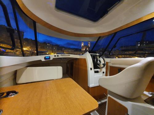 Nuit Insolite sur un Bateau