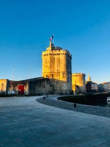 Bateau-hôtel Nuit insolite sur un voilier au cœur de La Rochelle Bassin des Yatch 17000 La Rochelle -1