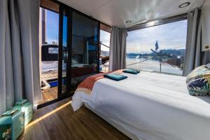 Oporto Douro Floating House