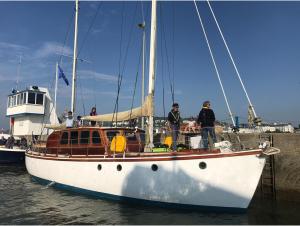 Bateau-hôtel Port Deauville Yacht vintage Rue Olliffe Prolongée 14800 Deauville Normandie