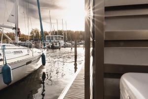 Schwimmendes Haus - Hausboot Paradise