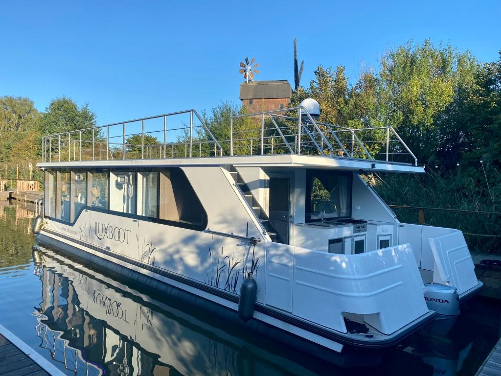 Bateau-hôtel schwimmendes Luxboot 8 Bittkauer Weg 39317 Parey