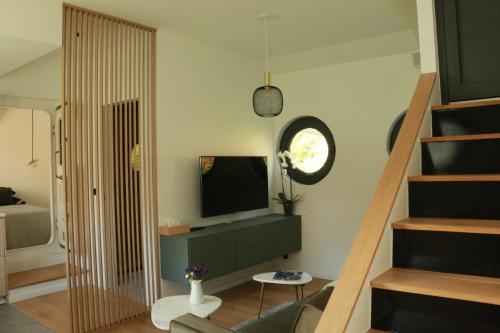 Studio très cosy - indépendant dans une péniche - Paris 16