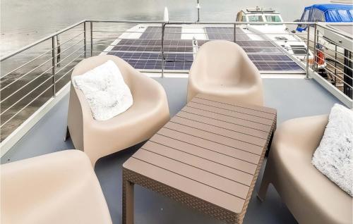 Stunning ship-boat in Havelsee OT Ktzkow with 1 Bedrooms