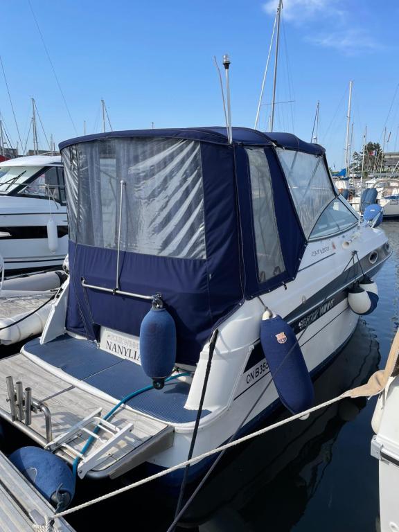 Superbe bateau « le nanylia » Boulevard du Bassin Napoléon, 62200 Boulogne-sur-Mer