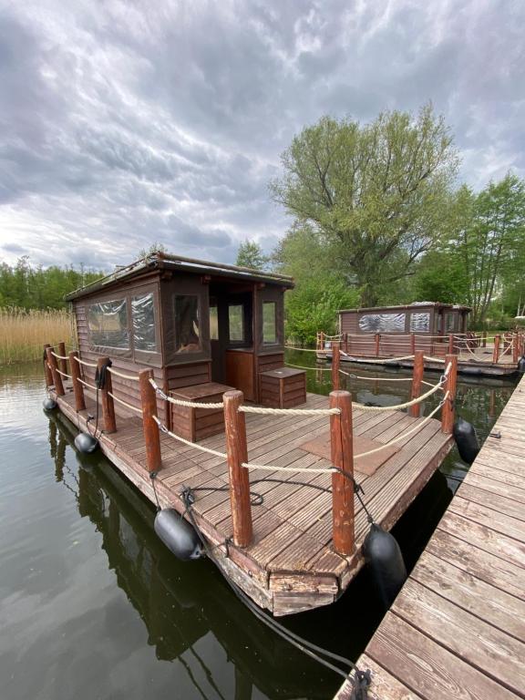 Bateau-hôtel Urlaub auf dem Wasser mit unserem Hausboot 35 Canower Allee 17255 Wustrow