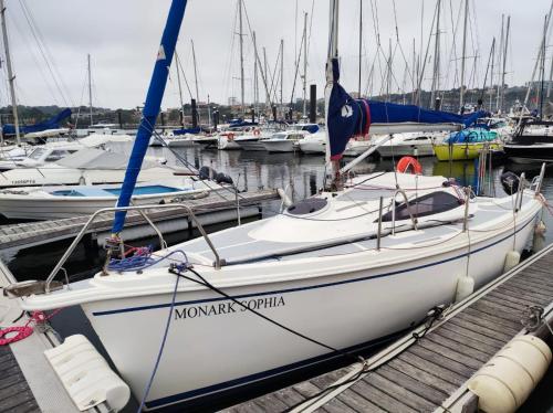 VRS - Budget 21 ft Boatel parking