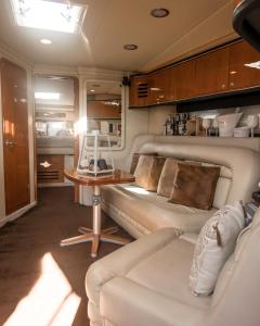 Yacht Blue Days