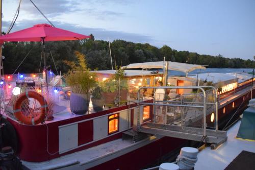 Bateau, Péniche Marboré - Disney Lagny-sur-Marne france