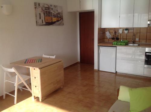 Appartement Beach apartment... T1 with swimming pool (summer) 25, Rua Joaquim da Matosa Costa da Caparica