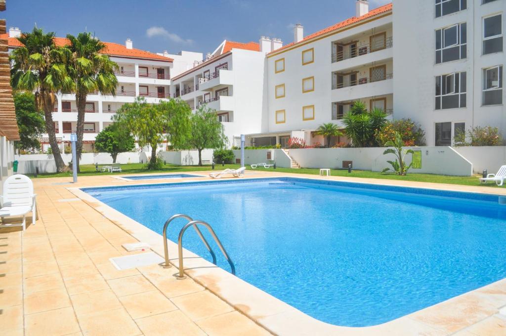 Appartement Beach House in Vilamoura: Terrace+pool Avenida Engenheiro João Meireles R/C A, 8125-406 Vilamoura