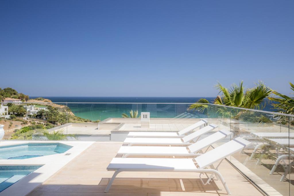 Villa Beach View Luxury Villa Rua Jaime Leotte do Rego, Lote 55, 8600-291 Porto de Mós