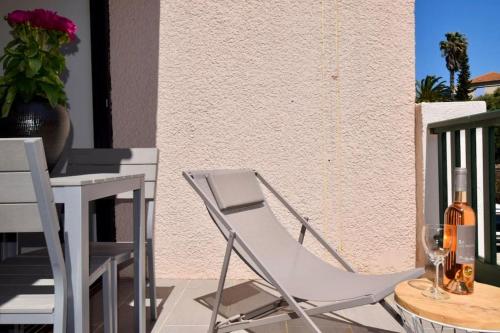 Appartement Beach Walk Grand studio Climatisé, place de parking, piscine 63 Rue de Marivaux Bandol