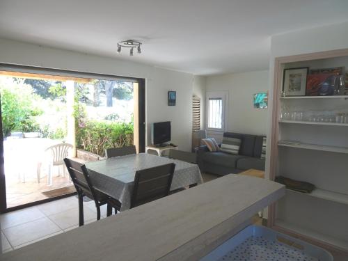 Appartement Beau 2 pièces avec vue mer en terrasse face plage de Gigaro Villa LES BELLES ASSISES La Croix-Valmer
