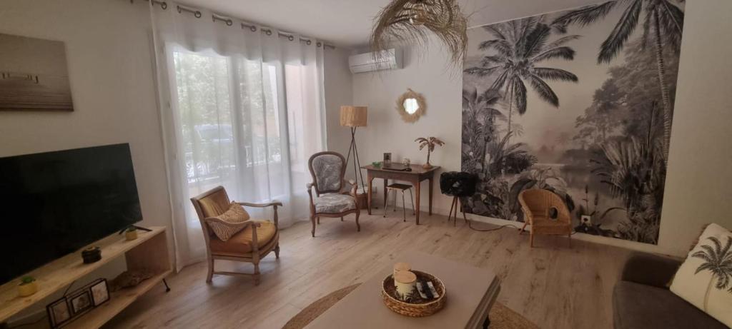 Appartement Beau 50m avec TERRASSE à Sanary-sur-mer 280 Chemin du Rosaire, 83110 Sanary-sur-Mer