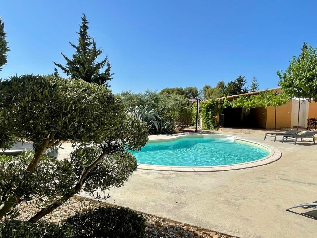 Villa Beau studio en duo au coeur du Luberon 80 Impasse des Cerisiers, 84800 Saumane-de-Vaucluse