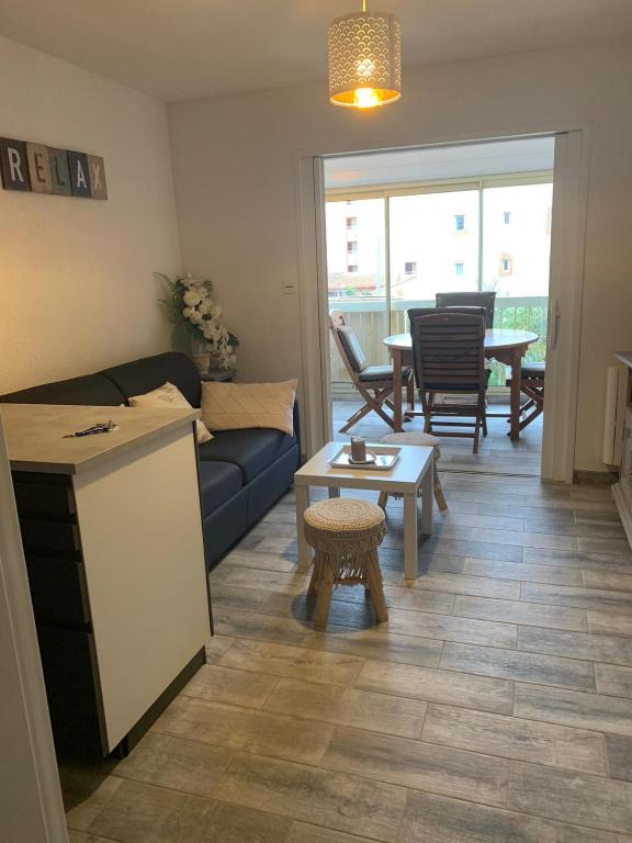 Appartement BEAU STUDIO NEUF BORD DE MER Port la Coudouliere Chemin Repentance, 83140 Six-Fours-les-Plages