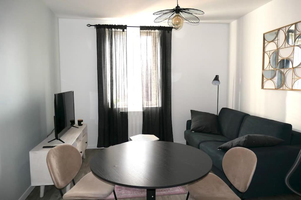 Appartement Beau T2 en hypercentre (M5) 16 Rue de la Gare, 74100 Annemasse