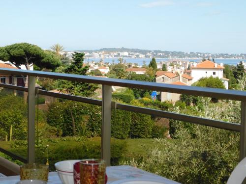 Appartement Beau T2 Les Jardins de la Colline clim, parking, vue mer 92 Chemin Charles Gros Vallauris