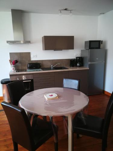 Appartement beau T2 lumineux 1er etage appt VAUBAN 70 Rue Pierre Loti Rochefort