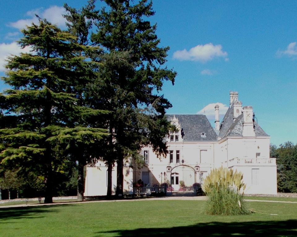 Appartement Beautiful 1-Bed Apartment in the Chateau grounds apartment 13 Les Chateau les Forges, 79340 Les Forges