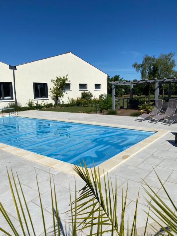 Maison de vacances Beautiful 1-bed with pool view 5 Chemin de Pétion, 79110 Couture-dʼArgenson