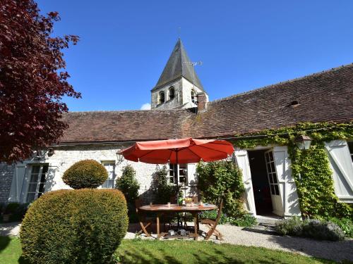 Maison de vacances Beautiful 18th century holiday home with enclosed garden 1 hour from Paris  Yèvre-le-Châtel