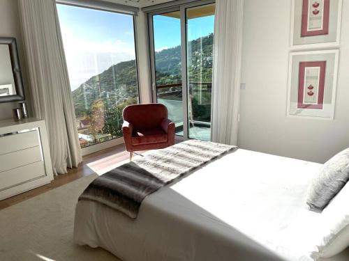 Maison de vacances Beautiful 3-Bed House in Arco da Calheta Impasse da Corujeira 10 Malseira