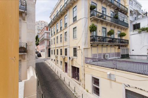 Beautiful 3-Story house in Chiado with a 40m² private terrace Lisbonne portugal