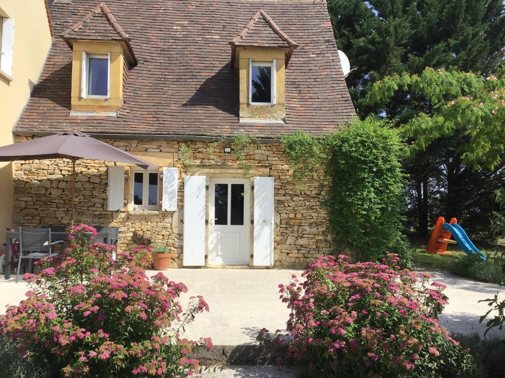 Maison de vacances Beautiful 4 bedroom country cottage sleeps 7 Lieu dit la Madeleine, 24250 Saint-Cybranet