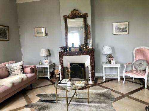 Maison de vacances Beautiful 6 Bedroom Farm House in Tarn et Garonne  Castelferrus