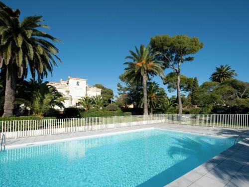 Beautiful apartment in Bel Epoque villa with pool and beach access Saint-Raphaël france