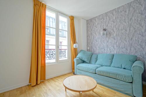 BEAUTIFUL BRIGHT apartment near the Marais Paris france