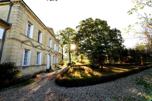 Beautiful Character Stone Property Bossugan france