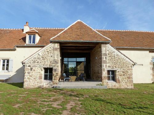 Beautiful farmhouse in Braize with private garden Coust france