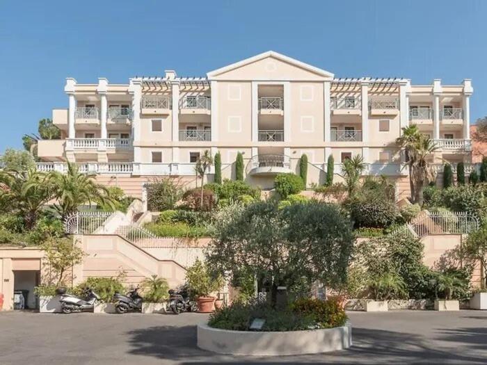 Appartement Beautiful Garden Apartment Côte d'Azur Parterre 33 Avenue Amiral Wester Wemyss, 06150 Cannes