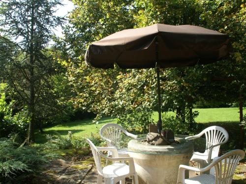 Maison de vacances Beautiful Holiday Home in La Chapelle aux Bois with Garden  Bains-les-Bains