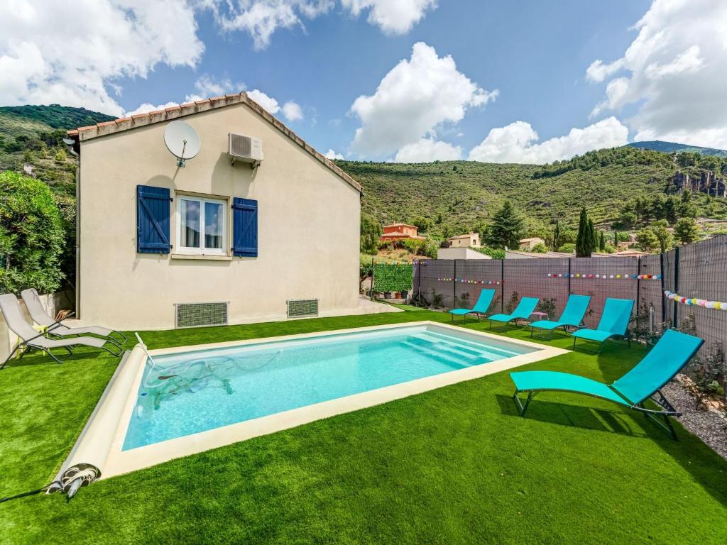 Maison de vacances Beautiful holiday home in Roquebrun with swimming pool , 34460 Roquebrun