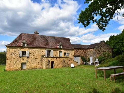 Maison de vacances Beautiful holiday home in wooded grounds near Villefranche du P rigord 7 km  Villefranche-du-Périgord