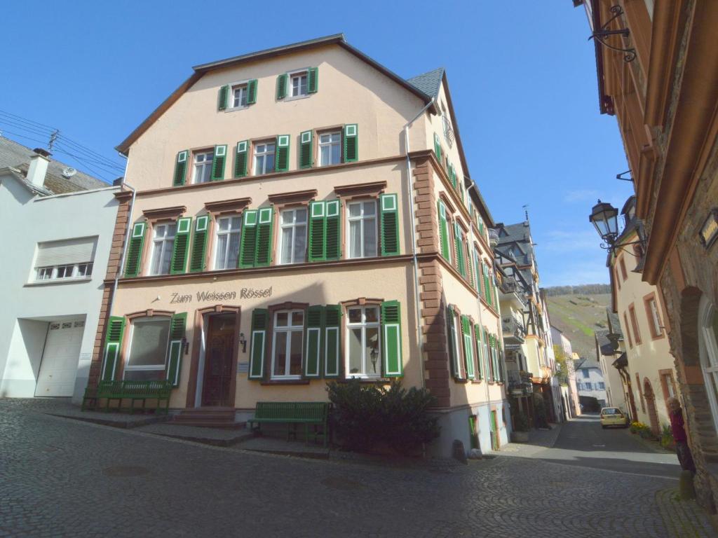 Maison de vacances Beautiful holiday home with private pool 5 km away from Lim Fjord , 54539 Ürzig