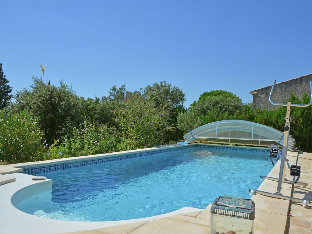 Maison de vacances Beautiful holiday house with airco and private pool near Uz s , 30700 Saint-Maximin