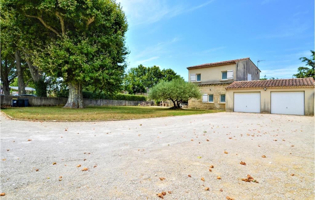 Maison de vacances Beautiful home in Aramon with 3 Bedrooms and WiFi , 30390 Aramon