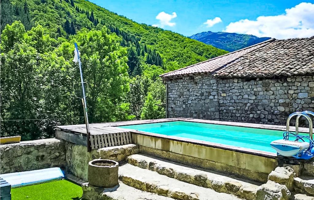 Maison de vacances Beautiful home in Barnas with 3 Bedrooms, WiFi and Private swimming pool , 07330 Barnas