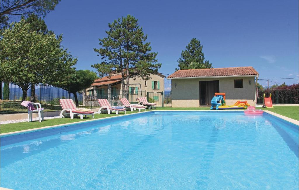 Maison de vacances Beautiful home in Beaulieu with WiFi, Private swimming pool and Outdoor swimming pool , 07460 Beaulieu