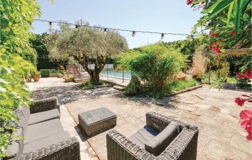 Beautiful home in Cavaillon with 6 Bedrooms, WiFi and Outdoor swimming pool Cavaillon france
